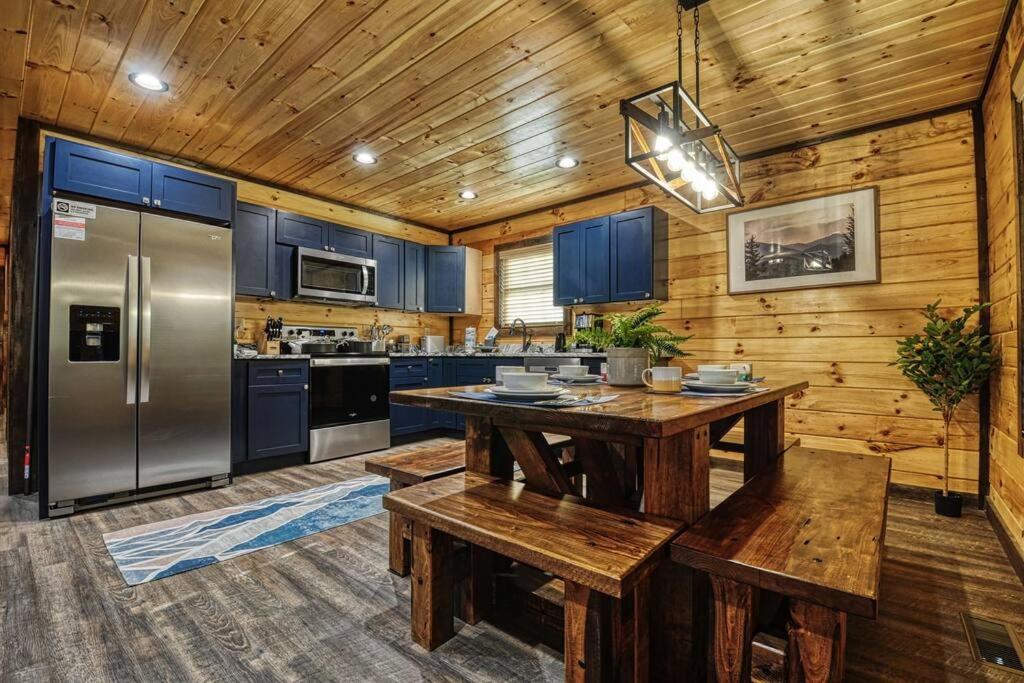 Adventure Retreat/Cabin/Pool+Hot Tub/Game Room+Theater Sevierville Εξωτερικό φωτογραφία