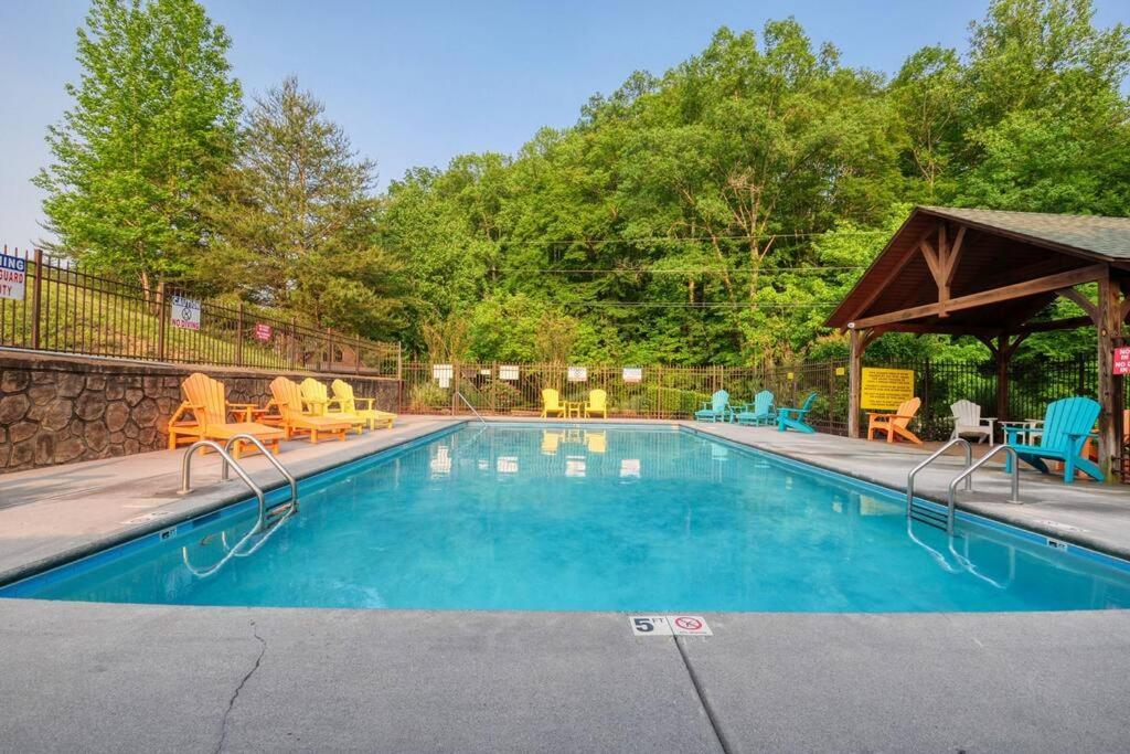 Adventure Retreat/Cabin/Pool+Hot Tub/Game Room+Theater Sevierville Εξωτερικό φωτογραφία