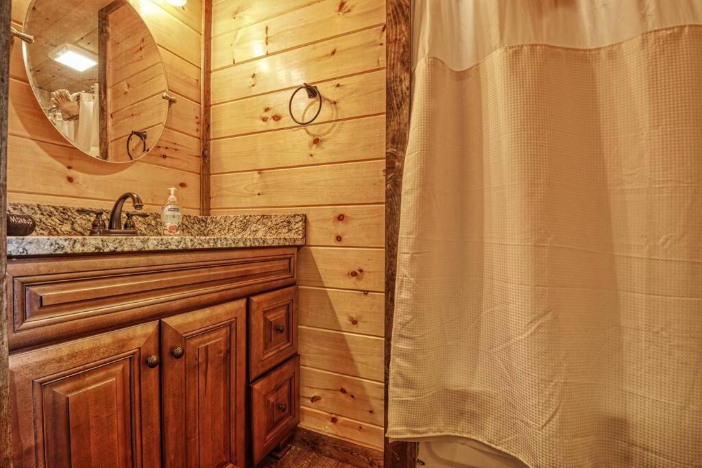 Adventure Retreat/Cabin/Pool+Hot Tub/Game Room+Theater Sevierville Εξωτερικό φωτογραφία