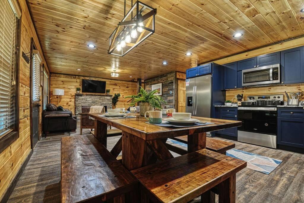 Adventure Retreat/Cabin/Pool+Hot Tub/Game Room+Theater Sevierville Εξωτερικό φωτογραφία