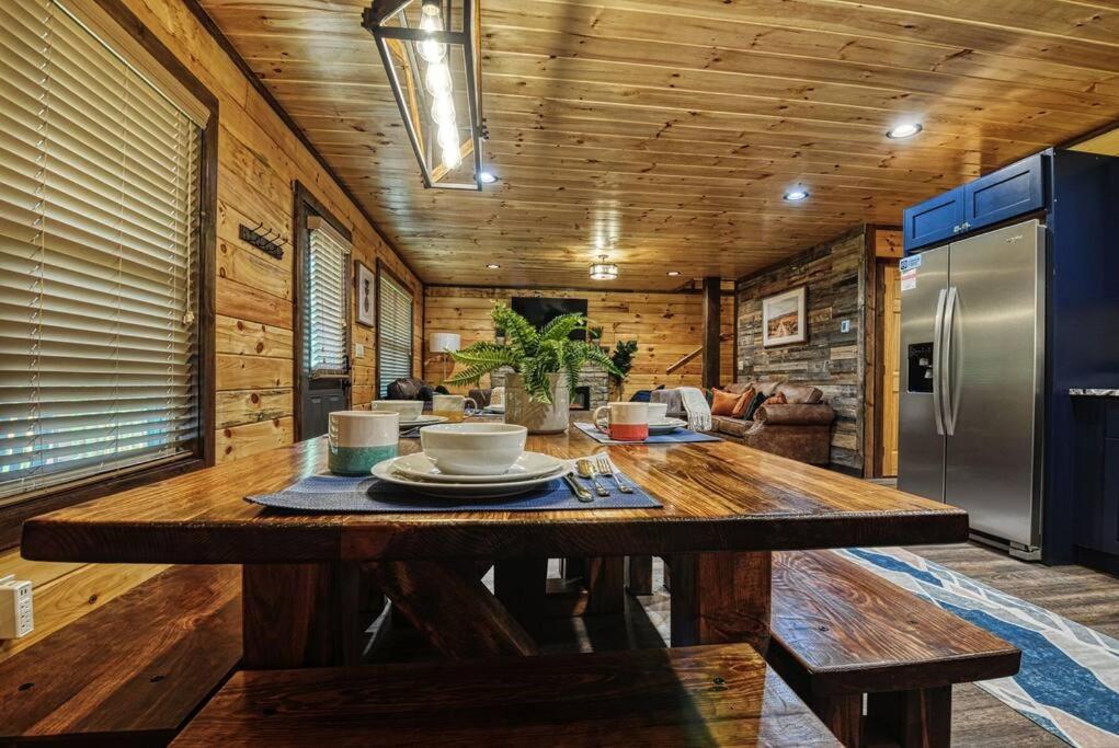 Adventure Retreat/Cabin/Pool+Hot Tub/Game Room+Theater Sevierville Εξωτερικό φωτογραφία