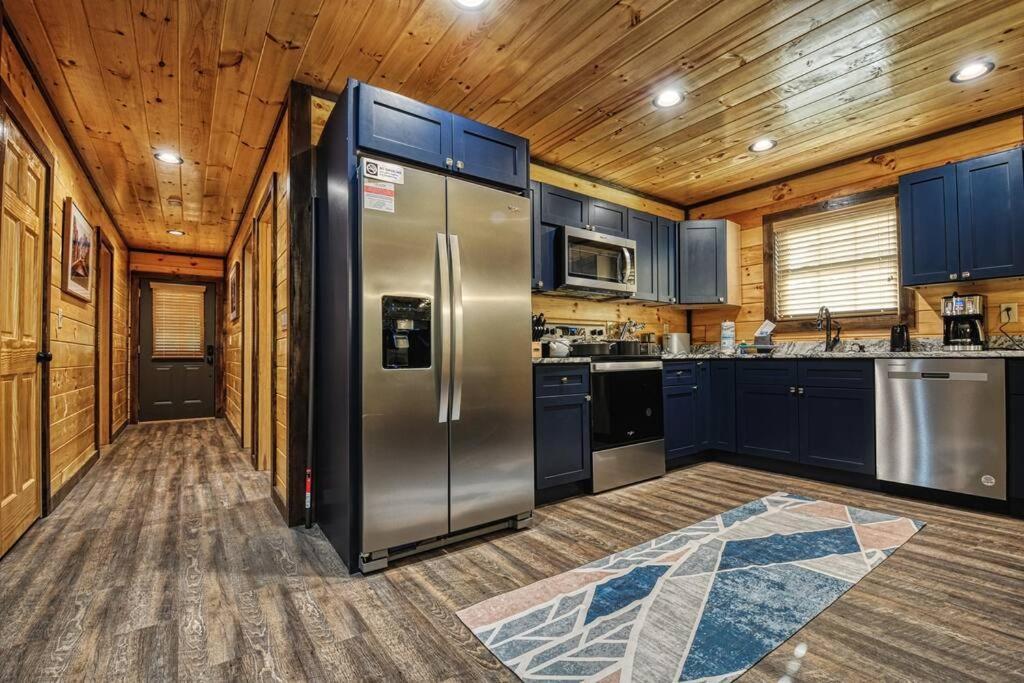 Adventure Retreat/Cabin/Pool+Hot Tub/Game Room+Theater Sevierville Εξωτερικό φωτογραφία