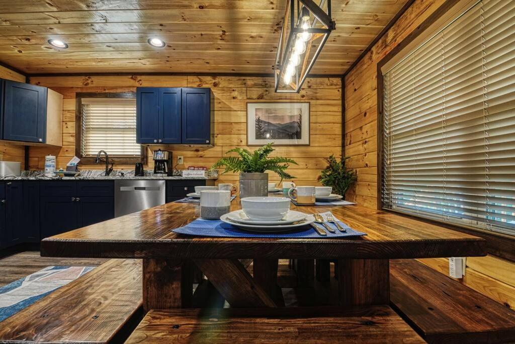 Adventure Retreat/Cabin/Pool+Hot Tub/Game Room+Theater Sevierville Εξωτερικό φωτογραφία