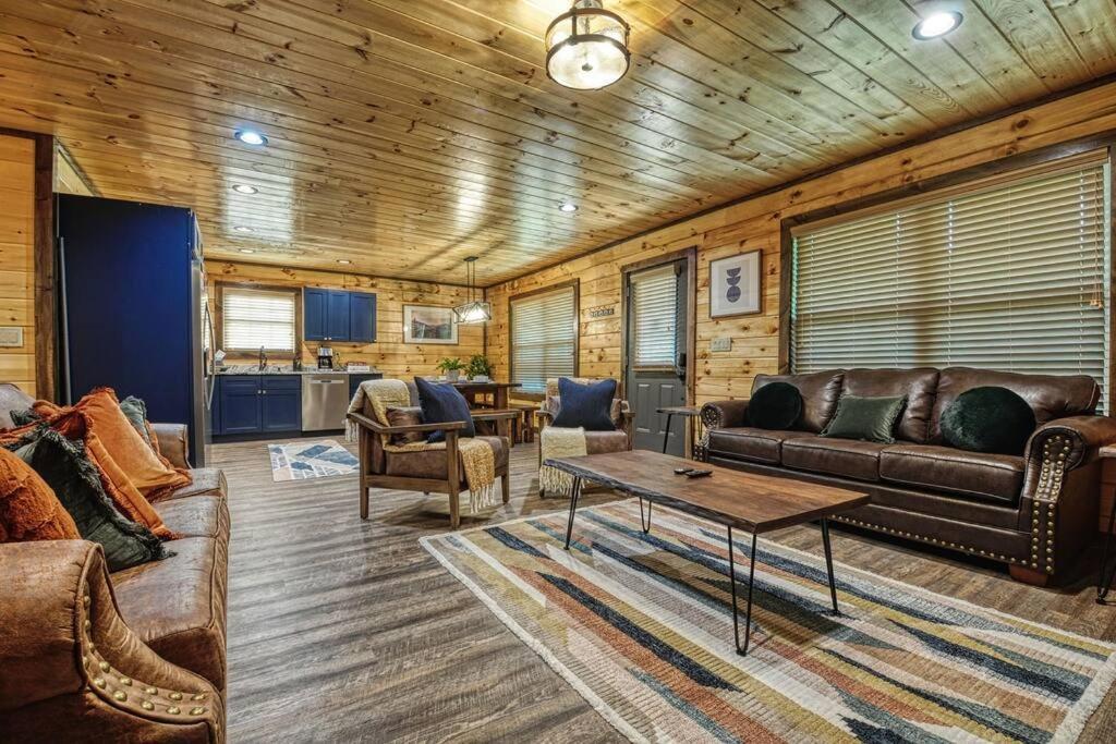 Adventure Retreat/Cabin/Pool+Hot Tub/Game Room+Theater Sevierville Εξωτερικό φωτογραφία