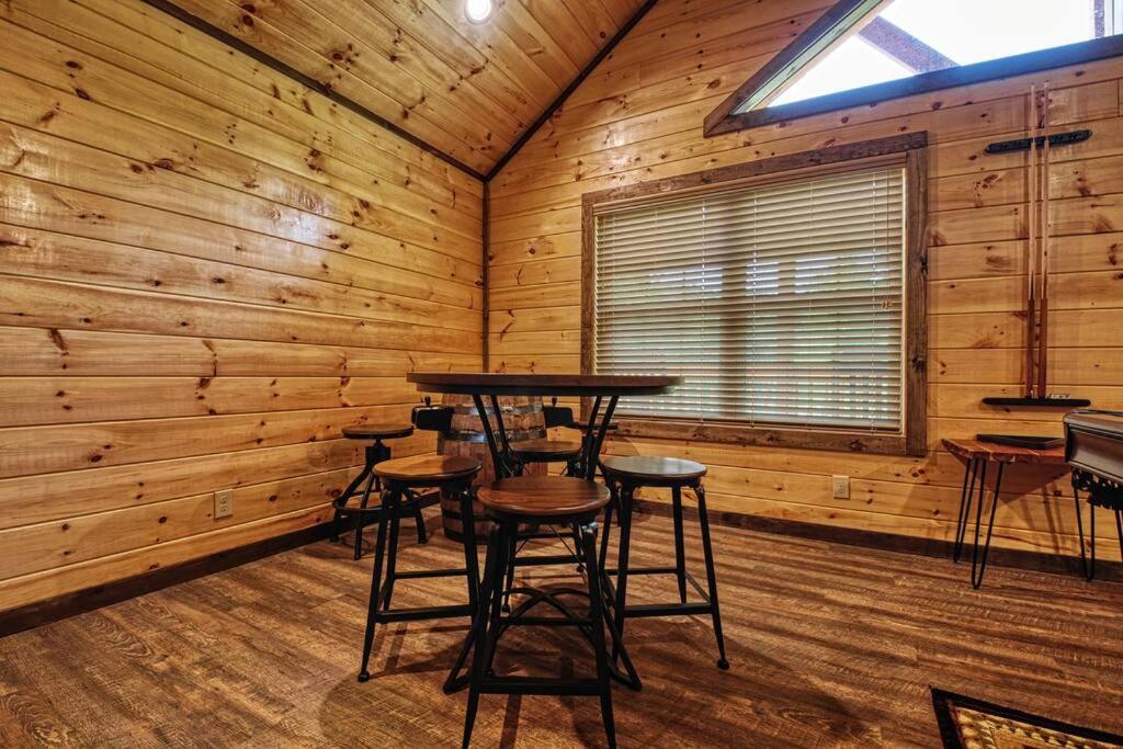 Adventure Retreat/Cabin/Pool+Hot Tub/Game Room+Theater Sevierville Εξωτερικό φωτογραφία